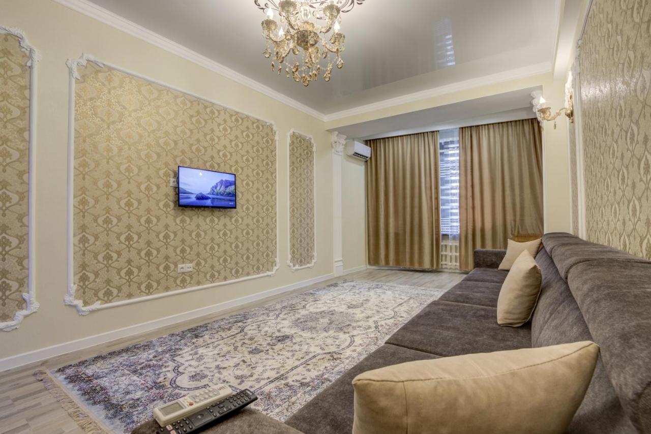 Appartamento 2-Ком Квартира Bishkek Esterno foto