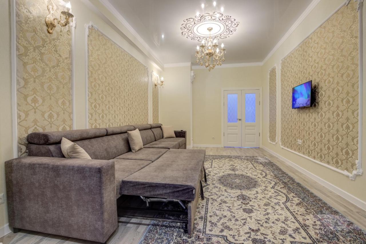 Appartamento 2-Ком Квартира Bishkek Esterno foto