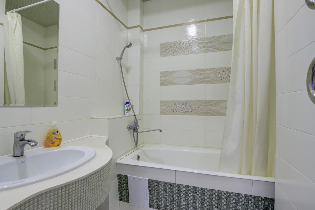 Appartamento 2-Ком Квартира Bishkek Esterno foto