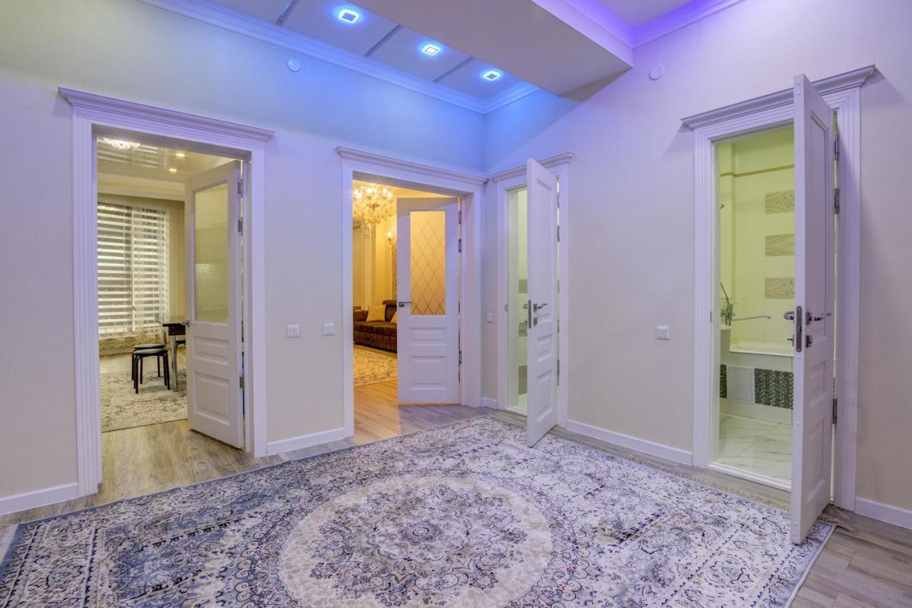 Appartamento 2-Ком Квартира Bishkek Esterno foto